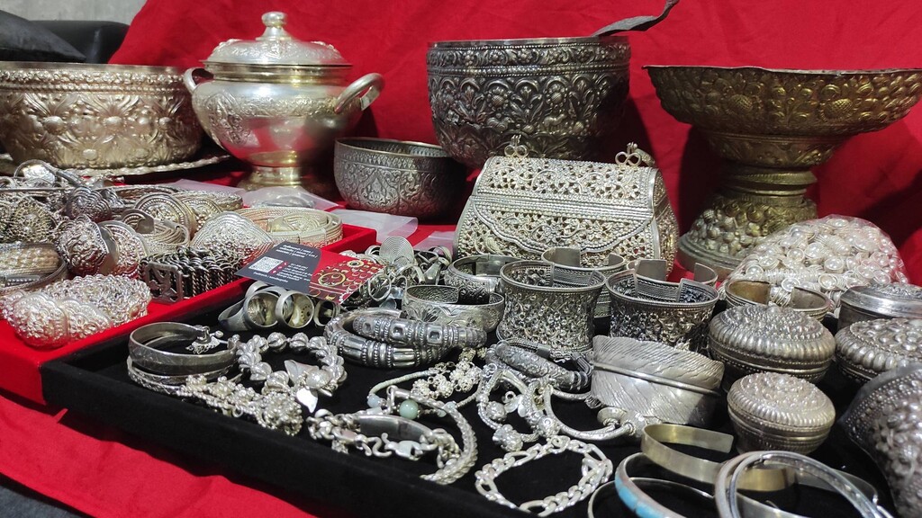 รับซื้อเครื่องเงิน เข็มขัดเงิน เครื่องเงินโบราณ